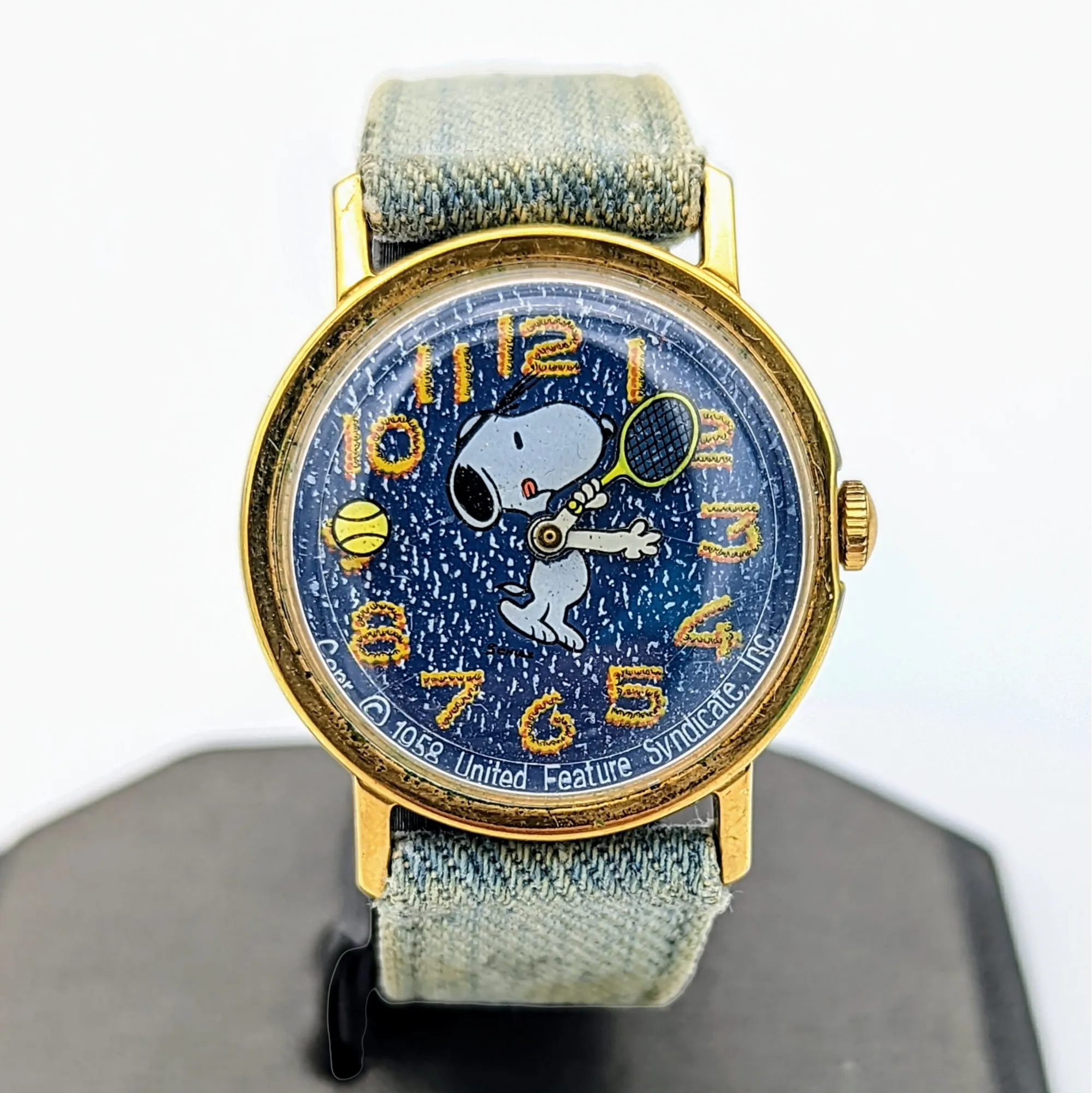 1976 Snoopy Watch Mystery Dial Vintage Manual Wristwatch
