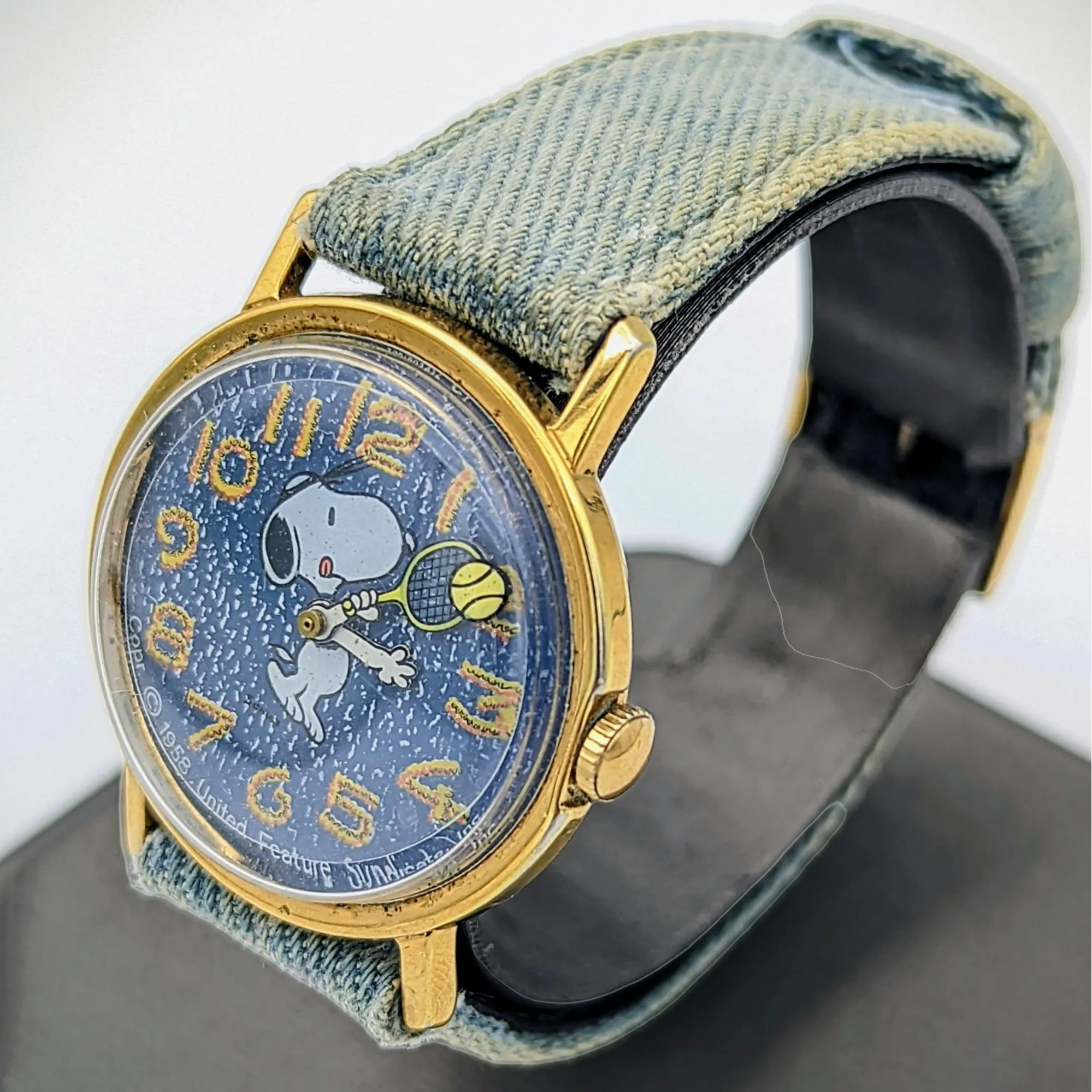 1976 Snoopy Watch Mystery Dial Vintage Manual Wristwatch